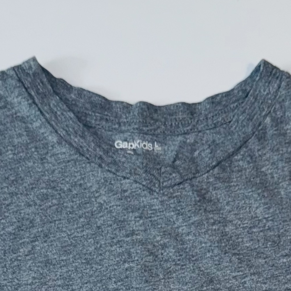 Gap Kids Boys Long Sleeve Gray V Neck Shirt Size L / 10 Great Condition - Picture 2 of 6